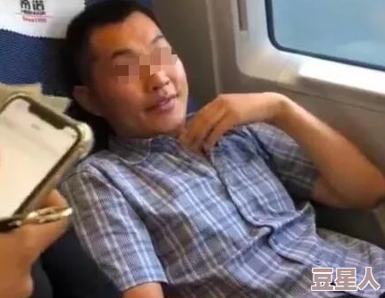 小鲜肉被灌醉以后被套ed2k，事件引发网友热议，相关视频迅速传播，引起广泛关注与讨论