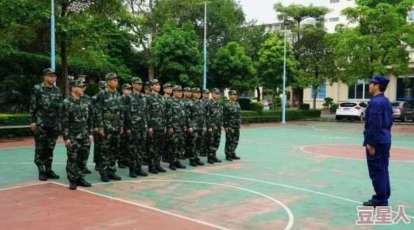 撅起来,自己报数,姜实践：一场引发全民热议的自我挑战活动，激发了无数人的参与热情与创意！