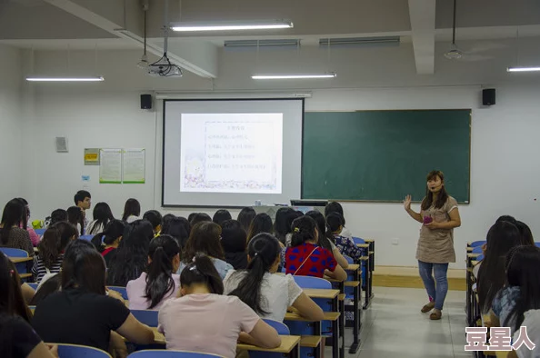 女子体罚学院近日学院举办了首届心理健康讲座，吸引了众多学生参与，反响热烈