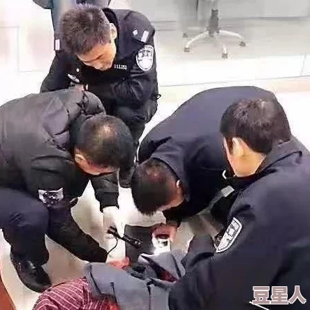 她稚嫩哭喊撕裂他残忍警方介入调查真相即将浮出水面