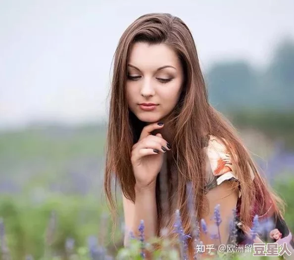 虑女a摘花乌克兰美女摘花据传闻此女a已婚育有一子且摘花地点疑似富商庄园