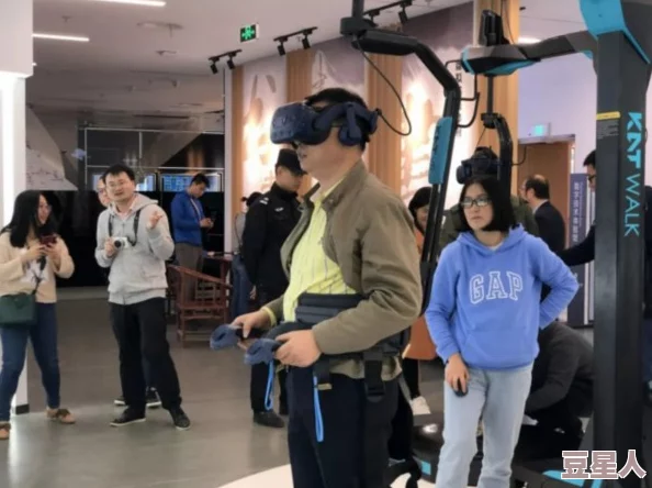 日本三级在线2025全新VR体验虚拟偶像互动平台上线